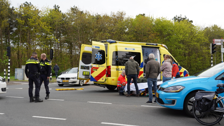 Fietsster gewond bij aanrijding met auto in Egmond aan Zee